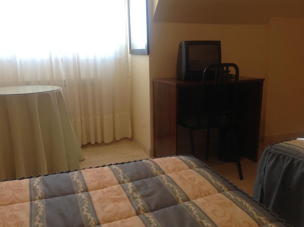 Hostal San Froilan La Virgen del Camino Rum bild